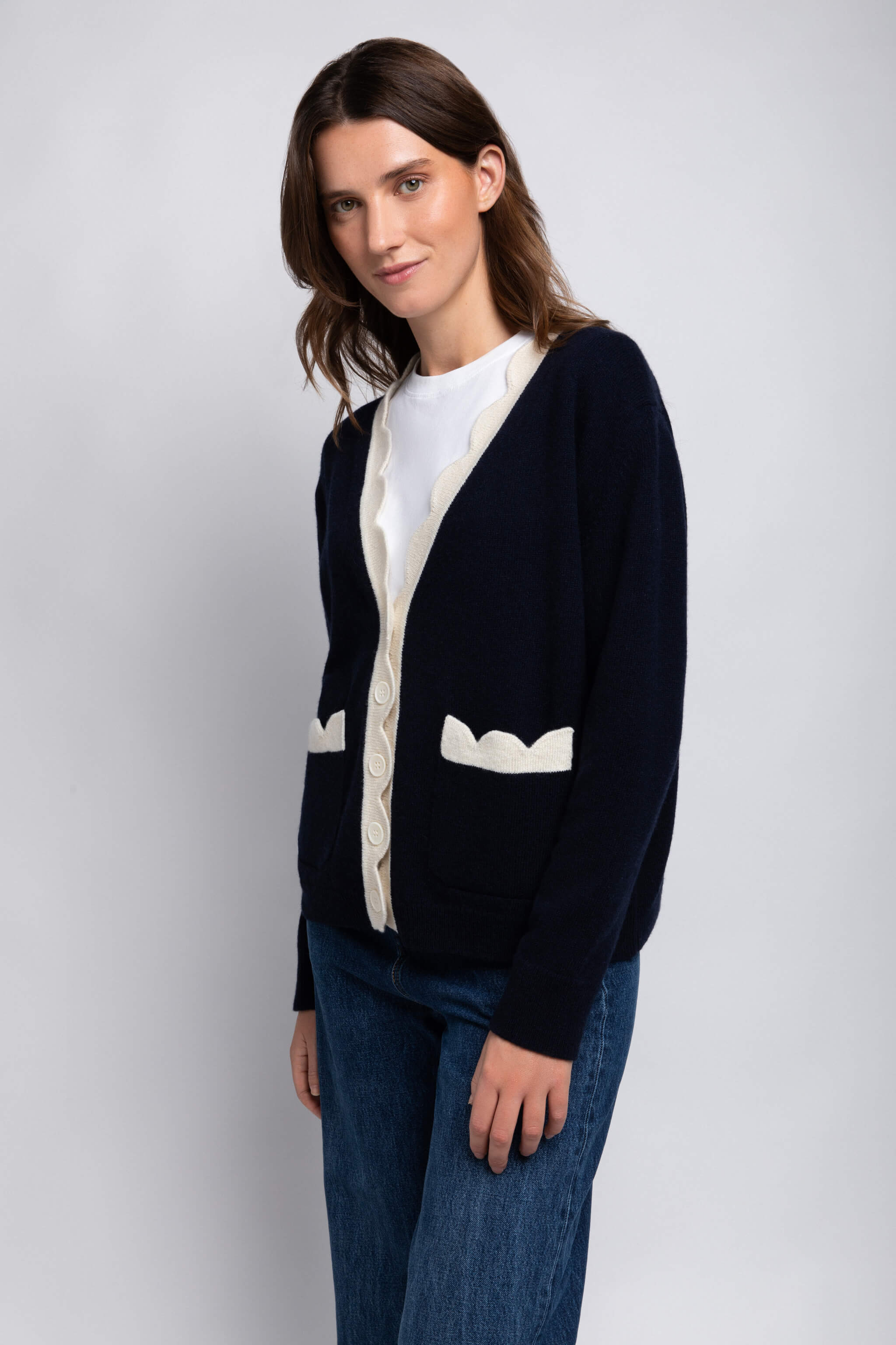 THE JAKOB HEIRLOOM CARDIGAN: NAVY